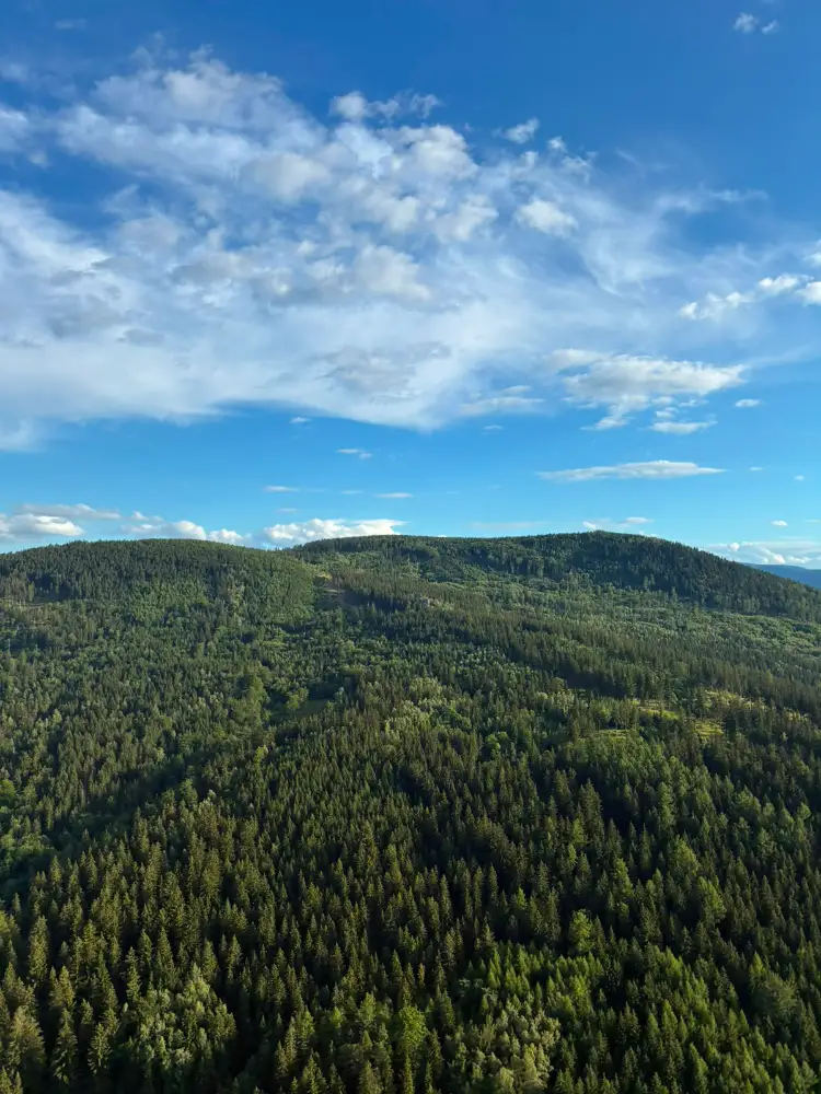Lot balonem nad Czernicą — kadr 2