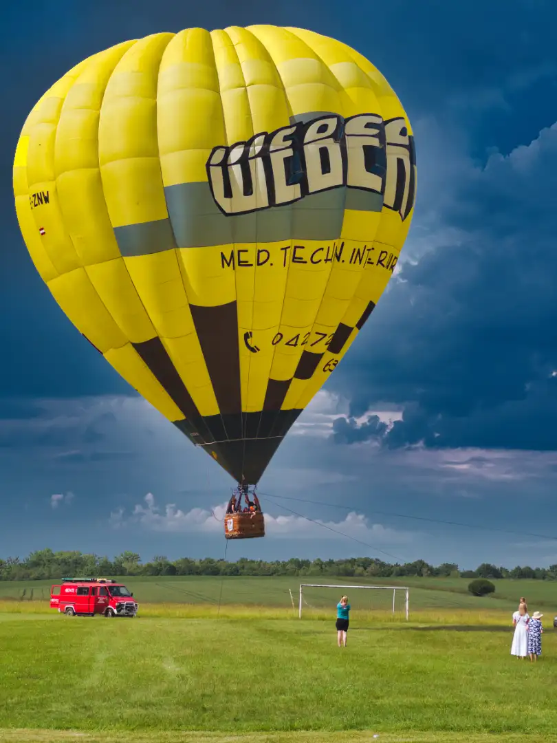 Agrobalon na uwięzi — balon zakotwiczony podczas pokazu